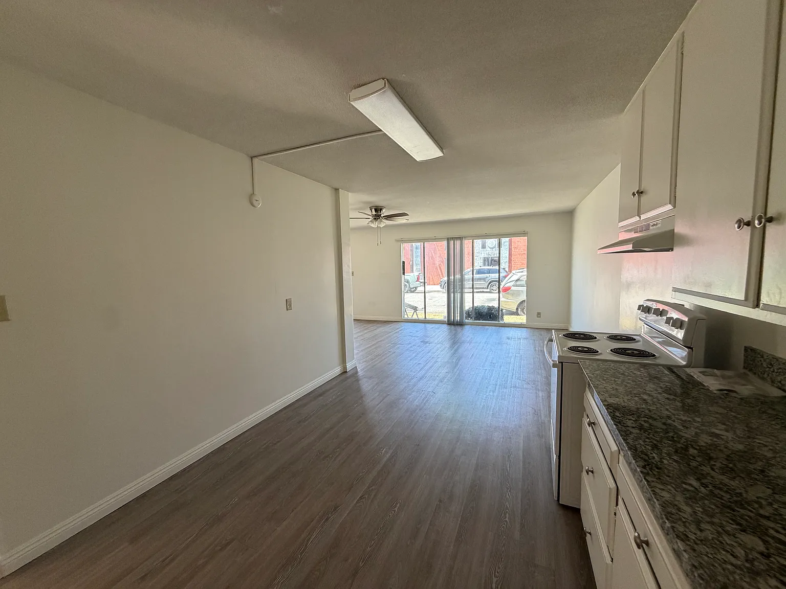 1 bed, 700 sqft, $1,995 — Photo 4
