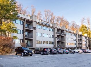41 Mount Kemble Ave APT 209, Morristown, NJ 07960