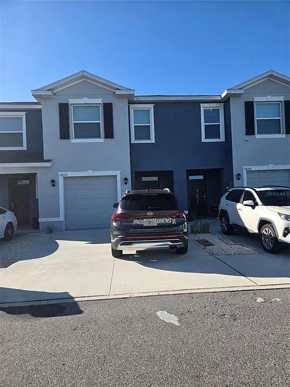 3 bed, 2.5 bath, 1703 sqft, $2,900 — Photo 2