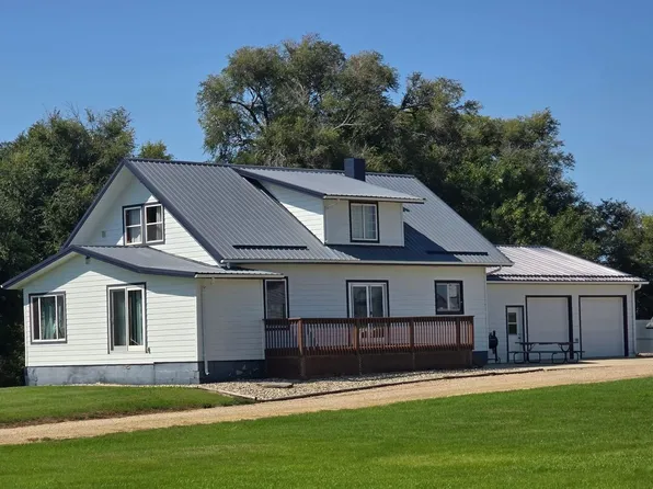 42972 234th St, Howard, SD 57349