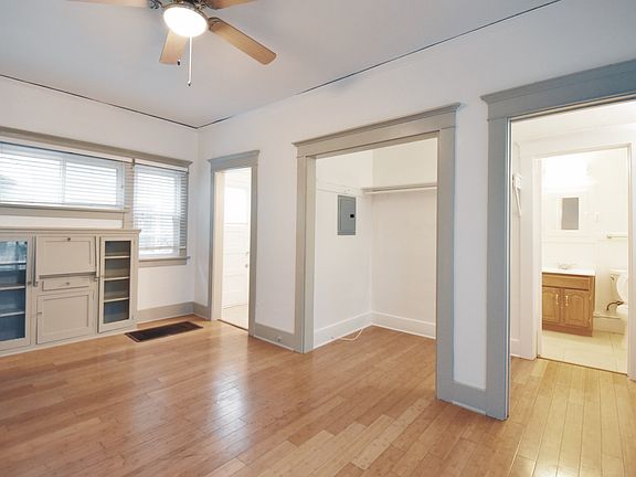 3rd image of 1912 E 2nd St #1912-1/2-01
