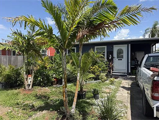 3 bed, 1000 sqft, $2,500 — Photo 1