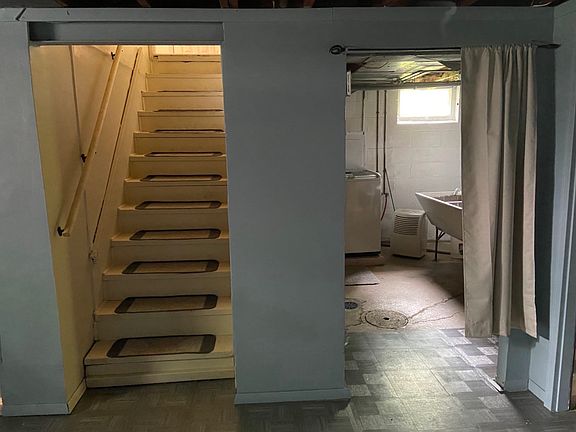 Basement landing
