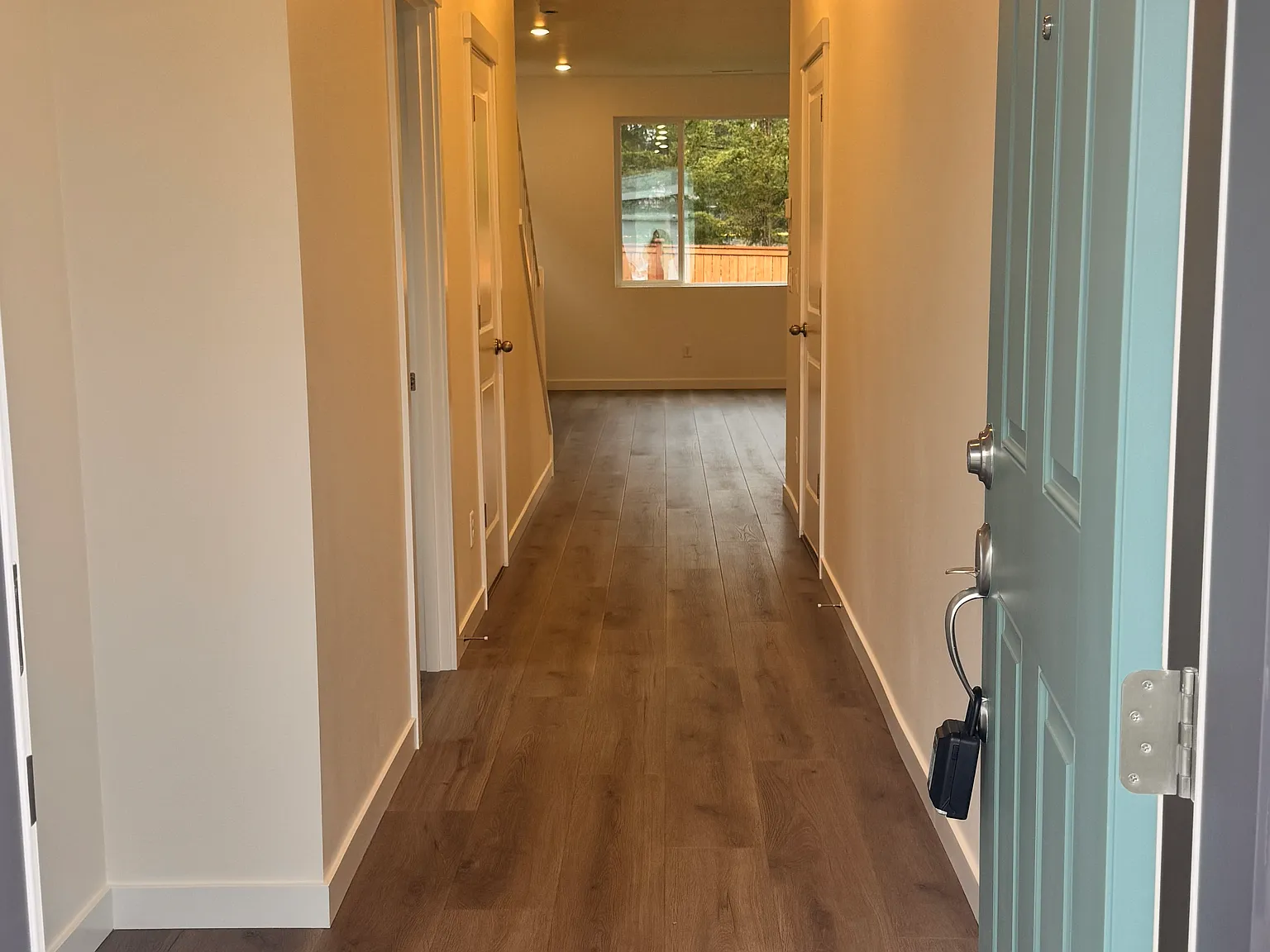 3 bed, 2065 sqft, $3,495 — Photo 2