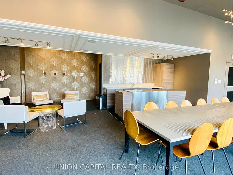 510 King St E #607 — Photo 24