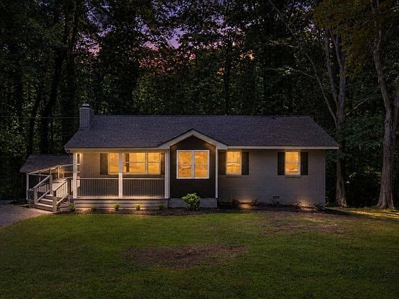 2nd image of 837 Puckett Rd