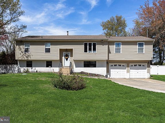 2nd image of 293 Waterford Rd