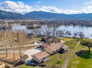 23901 Coral Springs Ln, Tehachapi, CA 93561