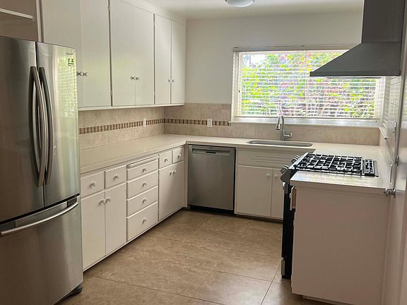 4th image of 849 Roble Ave #2