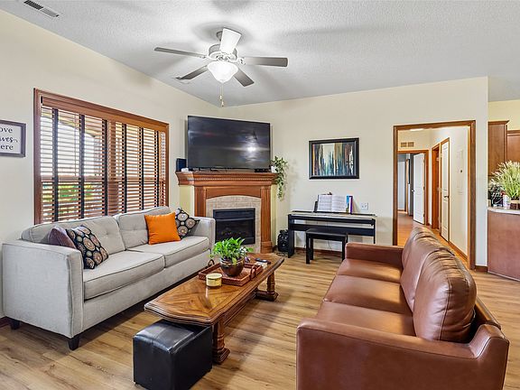 2nd image of 2702 NE Oak Dr Unit 2