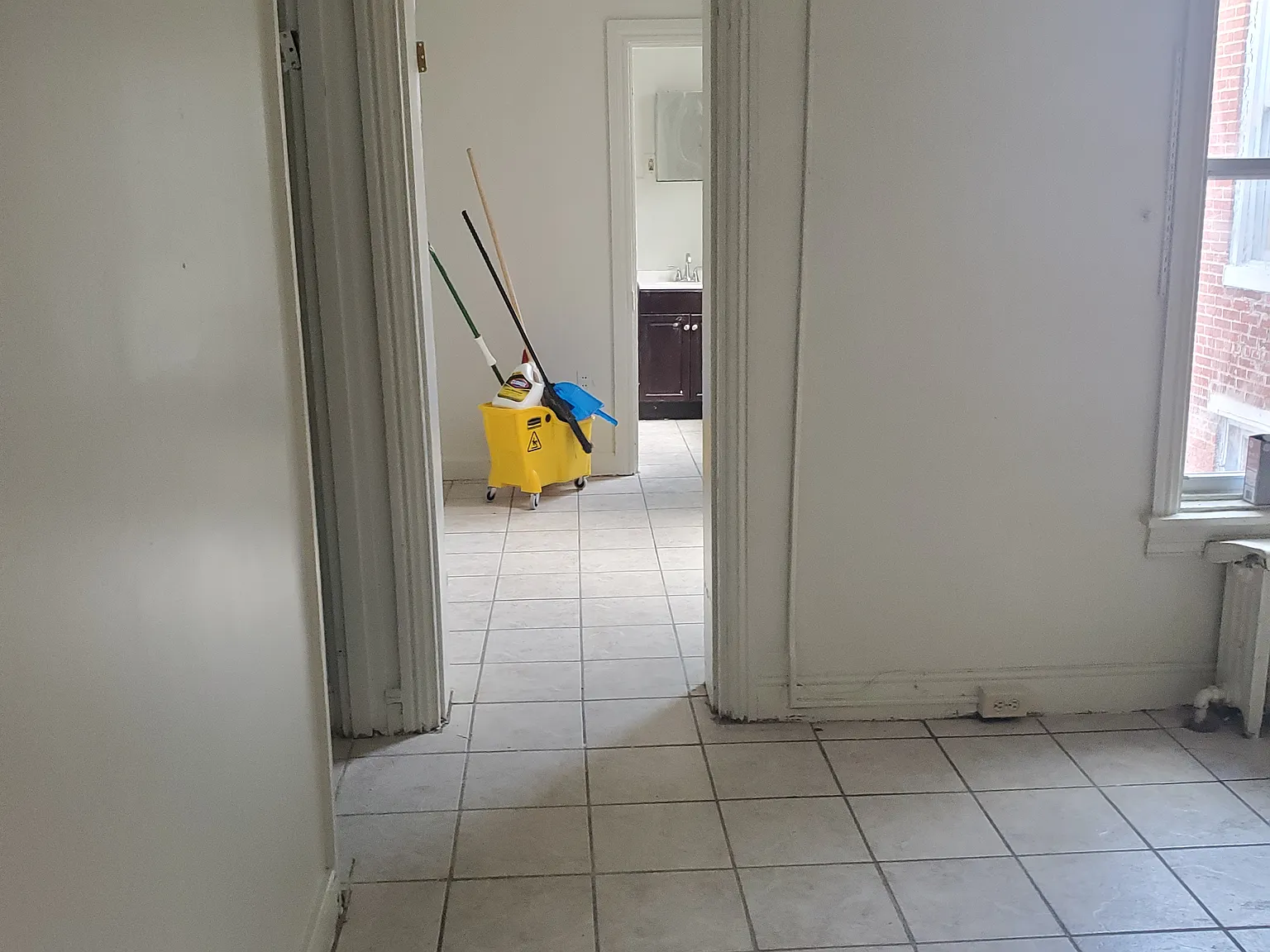 5 bed, 2112 sqft, $1,625 — Photo 4