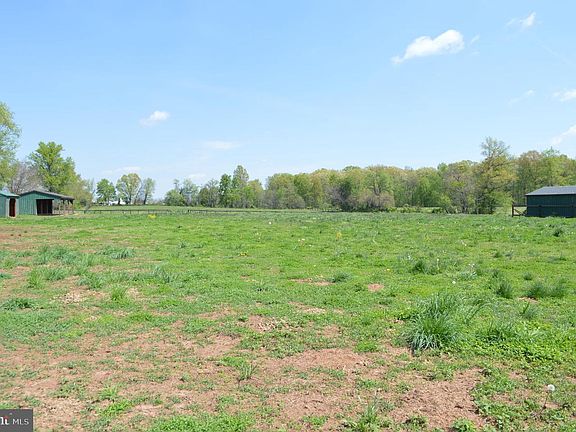 5th image of 2051 Stover Rd