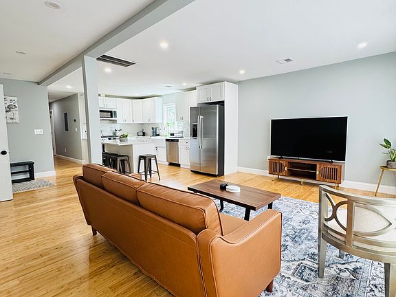 2nd image of 69 Cutler St #2B