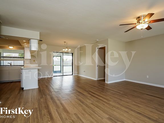 4th image of 1125 SE 33rd Ter