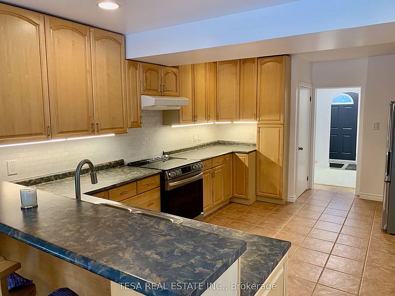Toronto House for rent - 4 Bedrooms — photo 13
