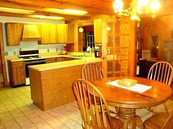 4th image of 15370 Wisteria Ln