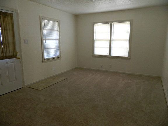 4th image of 821 Jefferson Ave