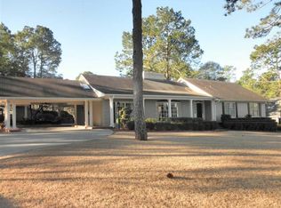 1118 Longleaf Dr, Fayetteville, NC 28305
