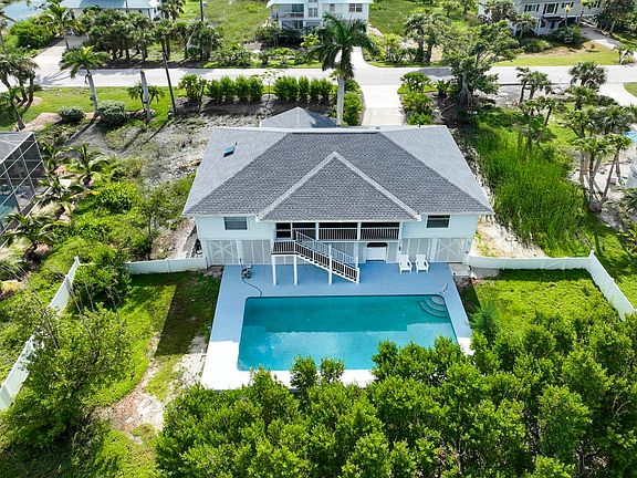 2nd image of 575 Hideaway Ct