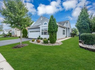 12 Medici Dr, Franklin Twp., NJ 08873