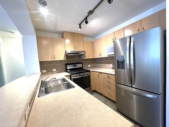 5th image of 2998 Silver Springs Blvd #109