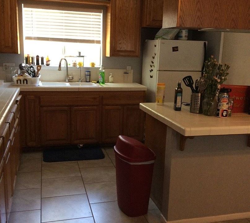 2nd image of 420 Glenhill Dr