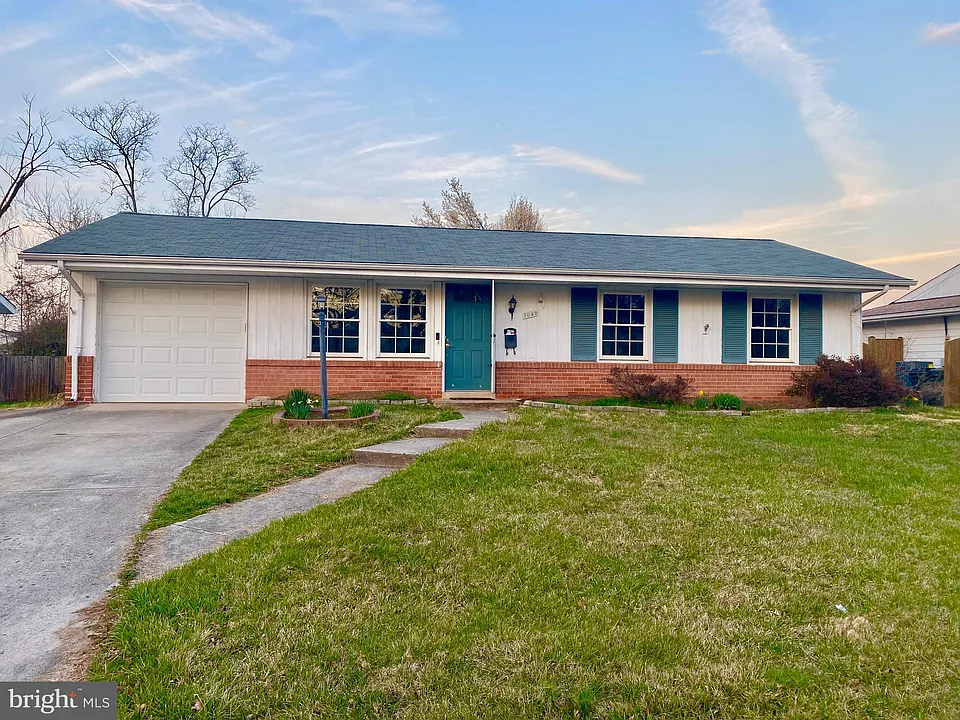 1042 S Ironwood Rd