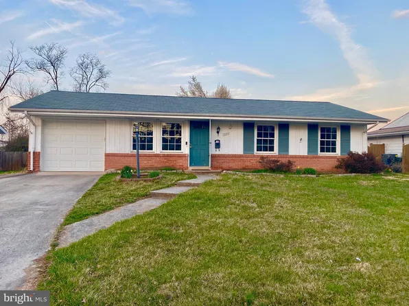 1042 S Ironwood Rd, Sterling, VA 20164