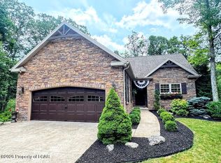 14 Winged Foot Dr, Hazle Township, PA 18202