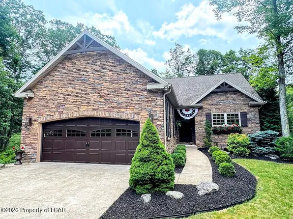 14 Winged Foot Dr, Hazle Township, PA 18202