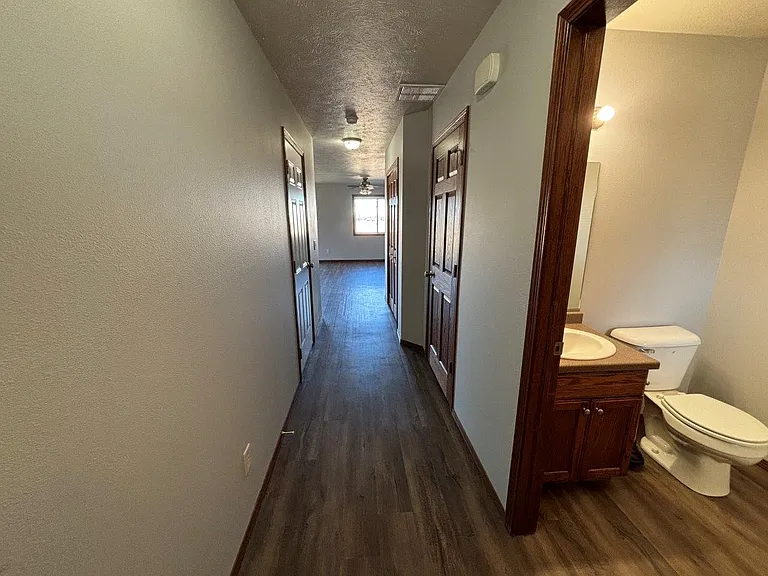Ideal Twinhomes — Photo 9