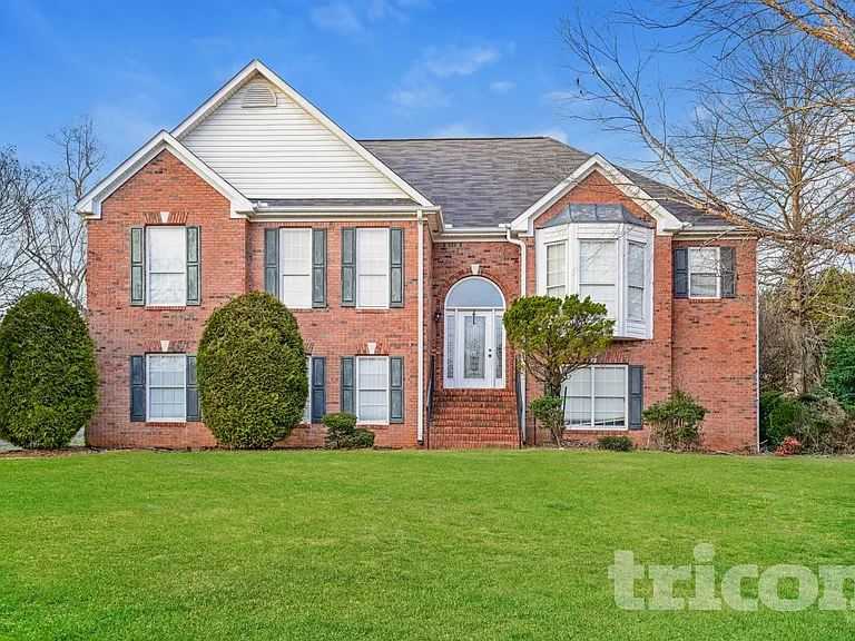 1685 Nottingham Way — Photo 1