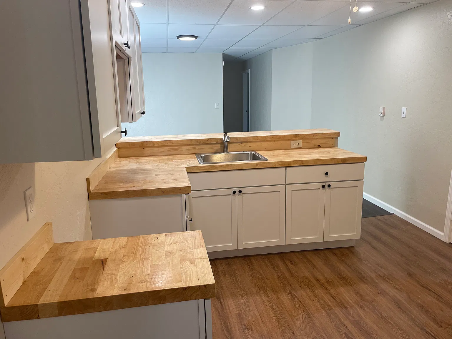 2 bed, 1800 sqft, $900 — Photo 1