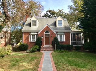 27 N Fenwick St, Arlington, VA 22201