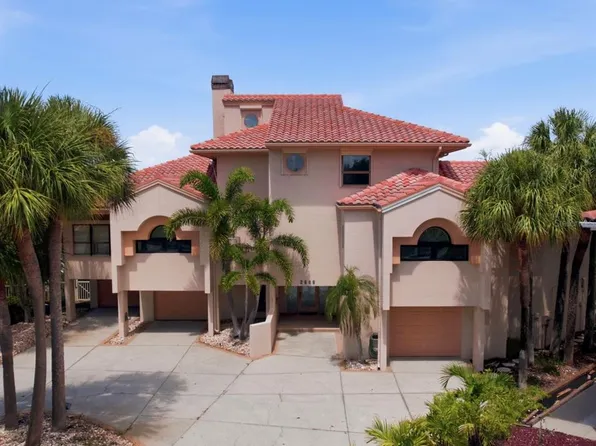 2869 Seabreeze Dr S, Gulfport, FL 33707