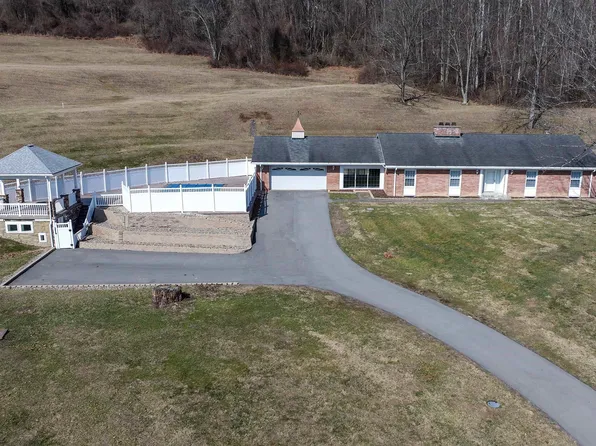 3574 Freedom Hwy, Fairmont, WV 26554