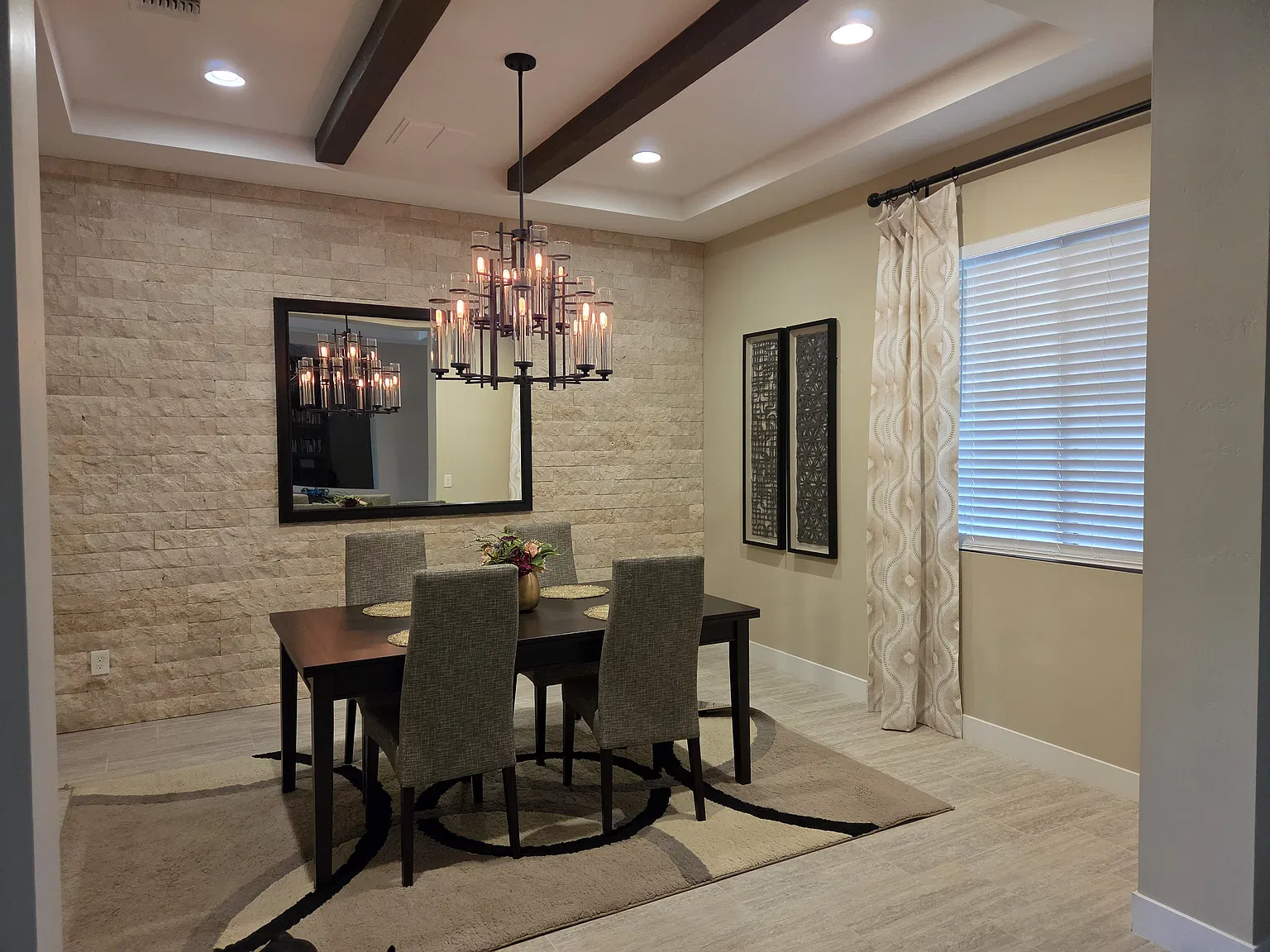 5 bed, 4227 sqft, $6,100 — Photo 4