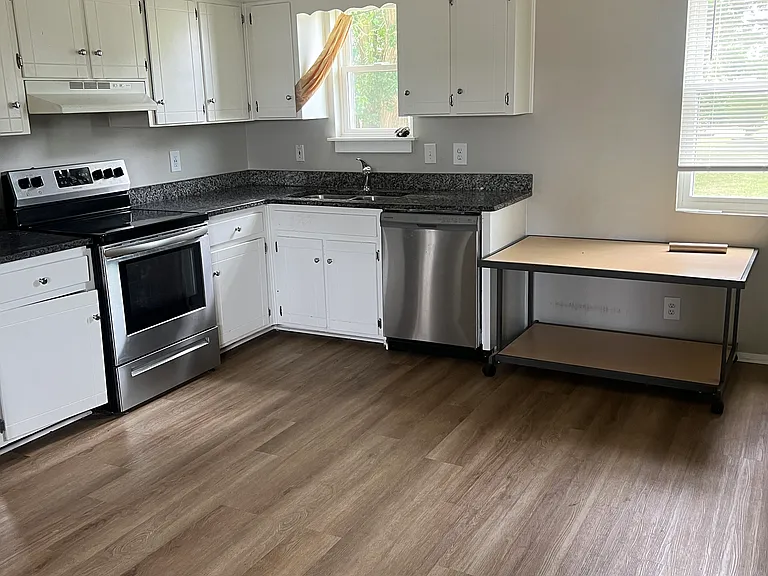 132 Holloway Dr — Photo 3
