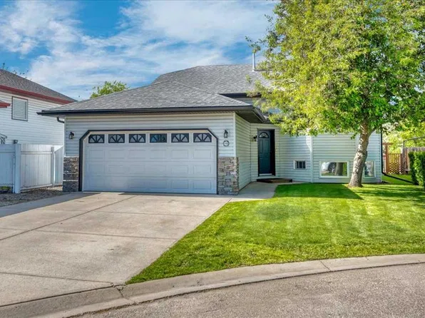 9 S Madison Ct, Strathmore, AB T1P 1M5