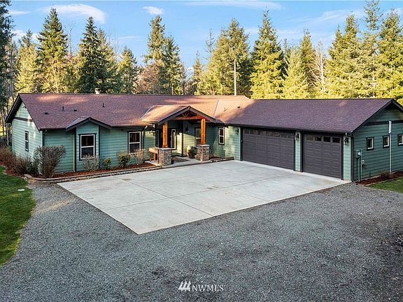 2014 built home w/3-car Garage! Garage is finished & insulated, heated & cooled, prewired for generator, two 220 outlets pre-wired, epoxied floors, & has a custom designed whole house water filtration system.