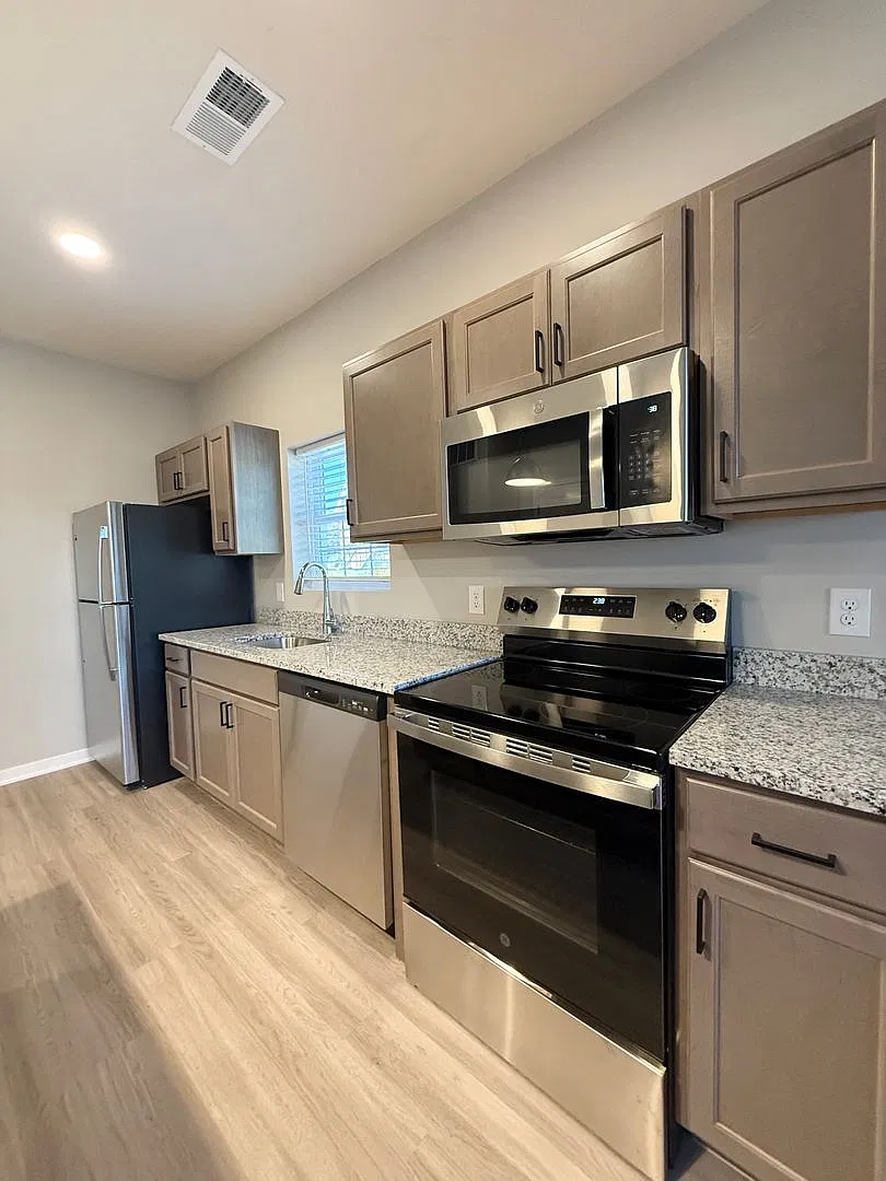 3513 Howard Street — Photo 3
