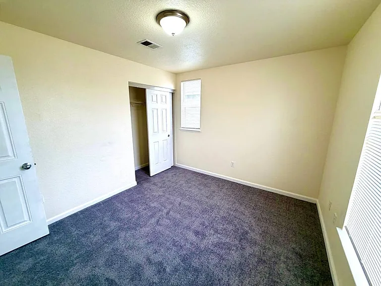 2941 Chavez Ln — Photo 12