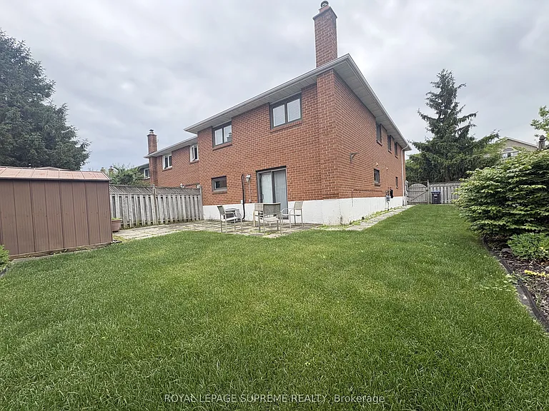 966 Lovingston Cres — Photo 3