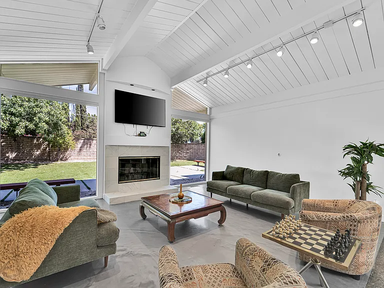 12600 Jimeno Ave — Photo 26