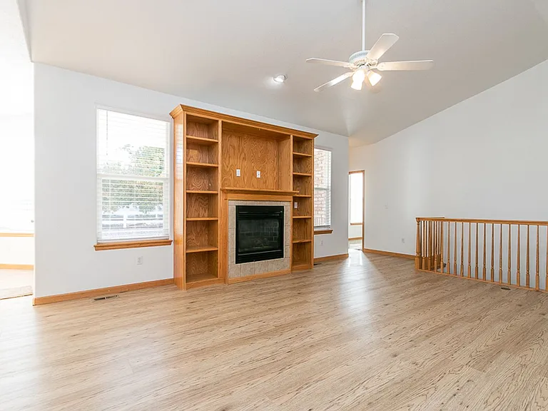 6708 Sage Ave — Photo 3