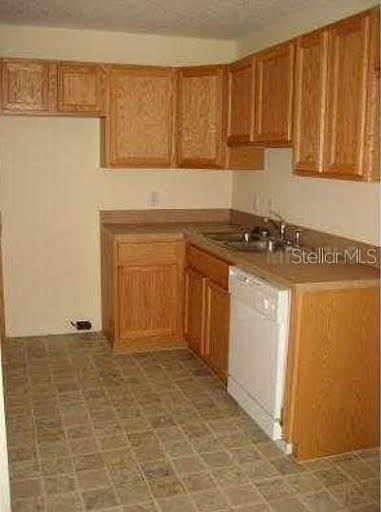 2nd image of 340 Greenwich Ct