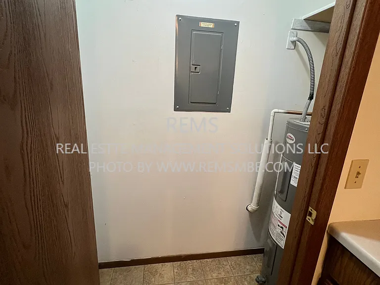 564 E Slifer St — Photo 13