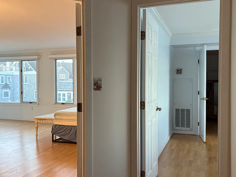 1 Commodore Ct — Photo 17