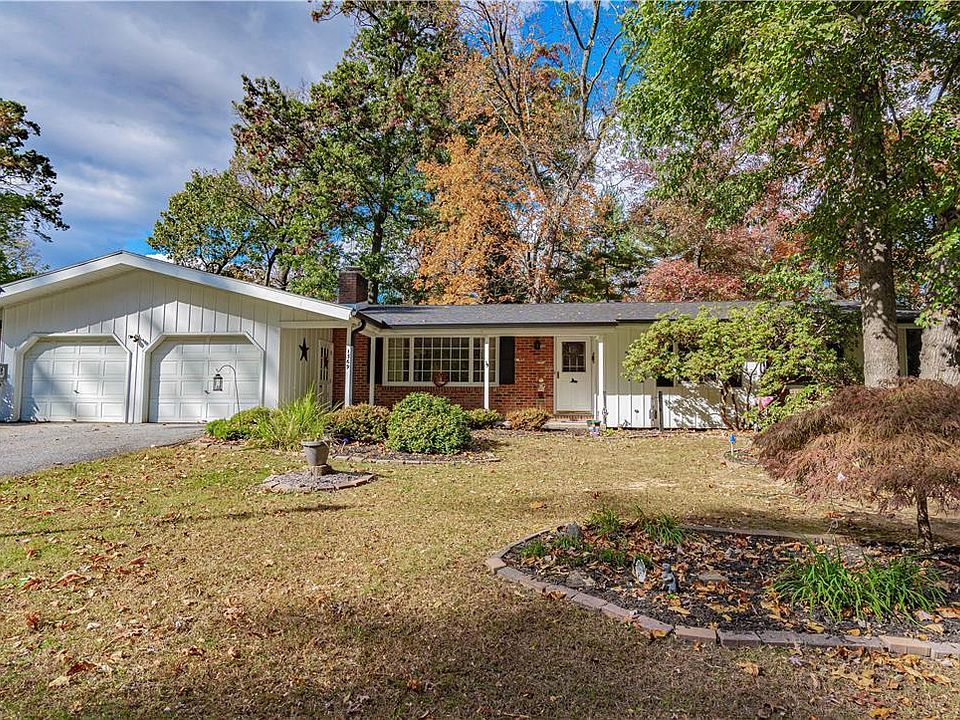 1st image of 1369 Woodland Cir