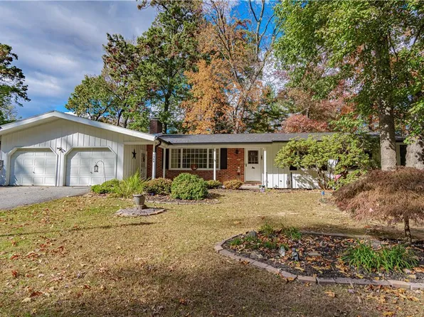 1369 Woodland Cir, Bethlehem, PA 18017